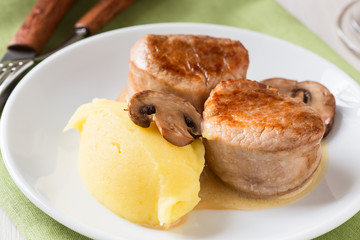 Pork loin fillet with mashed potatoes