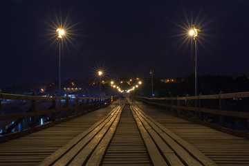 Fototapeta na wymiar Mon Bridge