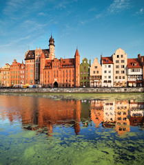 Obraz premium Cityscape of Gdansk with reflection