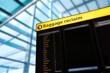 Naklejka premium Bag, baggage claim sign at the airport