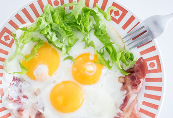 Fried eggs whit bacon