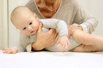 Heilpraktiker bei Osteopathie von Baby