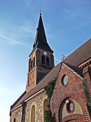 Fototapeta na wymiar Evangelischen Dorfkirche in Wichmannsdorf
