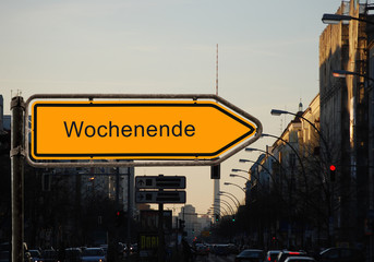 Obraz premium Strassenschild 37 - Wochenende