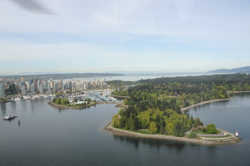 Obraz premium Helikopterflug von Vancouver nach Vancouver Island