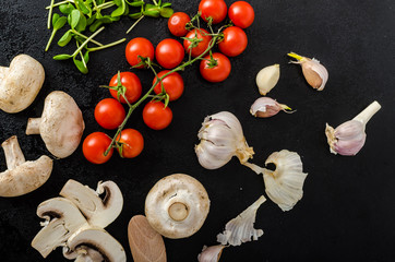 Bio garlic, spices and wild mushrooms from the home garden