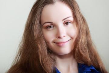 Naklejka premium young woman smiling