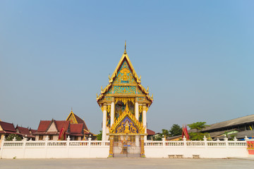 Fototapeta na wymiar Temple with sky background at Wat Si Samoson