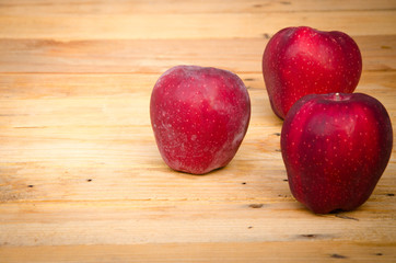 red apple