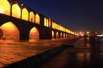 Papier Peint photo Pont Khadjou sio-se-pol bridge in esfahan, iran, evening