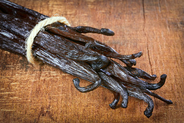 tied vanilla pods