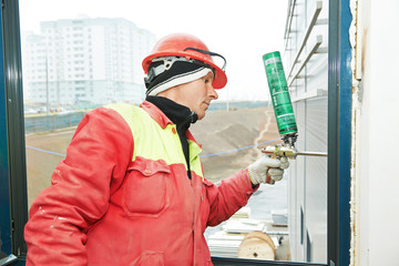 frame insulation at windows installation