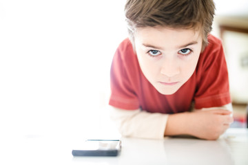 enfant téléphone portable