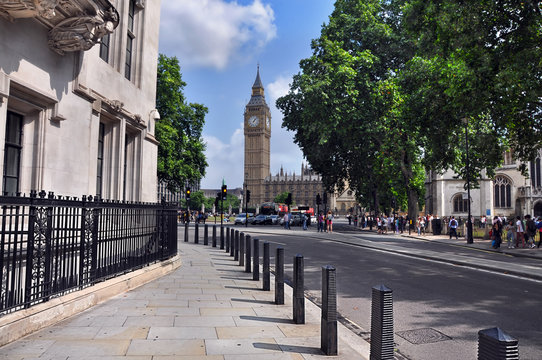 London streetview. View of the clock tower Big Ben at the north end of the Palace of Westminster in London, UK.