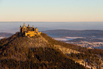 Fototapeta na wymiar Burg Hohenzollern Wintersonnenaufgang