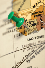 Location Cote d Ivoire. Green pin on the map.