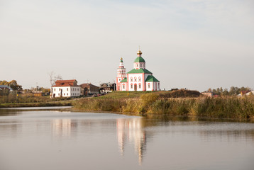 Fototapeta na wymiar Orthodox church in Suzdal