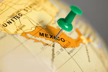Abwaschbare Fototapete Zentralamerika Standort Mexiko. Grüner Stift auf der Karte.