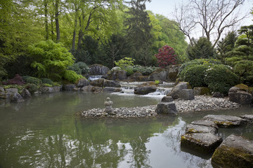 Obraz na płótnie Canvas Japanischer Garten mit Teich