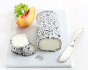 Franz&ouml;sischer Ziegenk&auml;se mit Asche