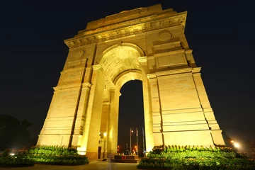 Zelfklevend Fotobehang India Gate with lights at night, New Delhi, India © donyanedomam