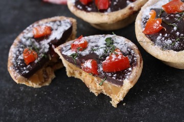 mini chocolate tarts with chili