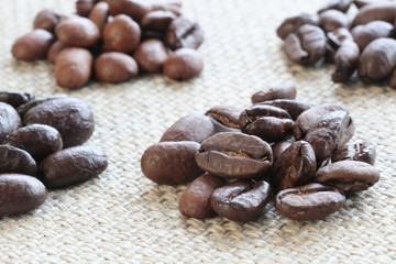 4種類のコーヒー豆