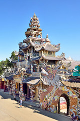 Пагода Линь Фуок (Linh Phuoc) в Далате, Вьетнам