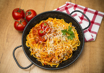 Pasta con tomate
