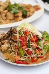 papaya spicy salad with salmon