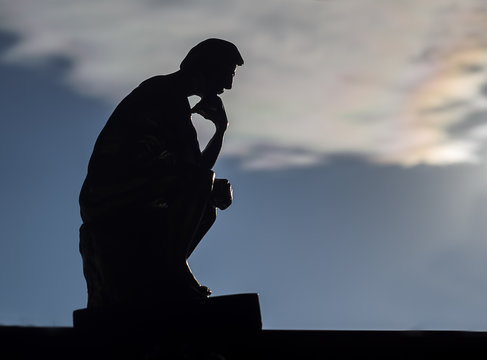 D&uuml;ş&uuml;nen Adam