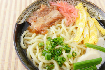 沖縄料理のソーキそば