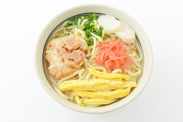 沖縄伝統の豚足テビチそば