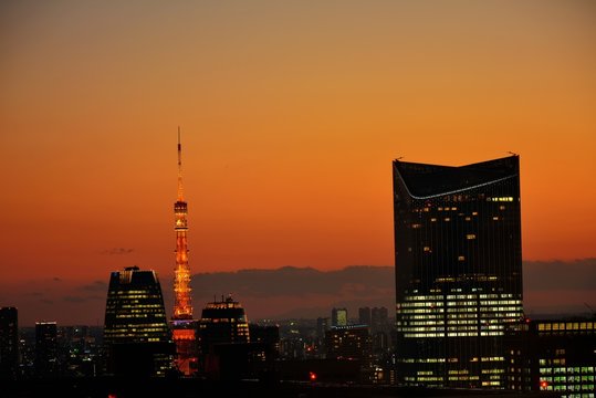Tokyo tower at dusk