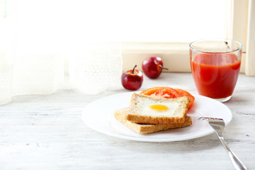 Scrambled egg with bread