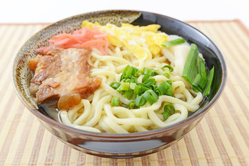 沖縄料理のソーキそば