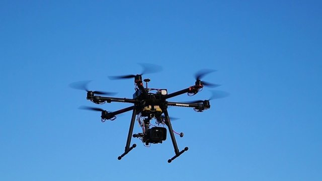 drone en vol 1