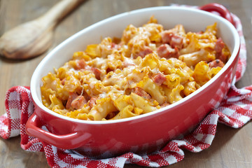pasta casserole with cheese and ham