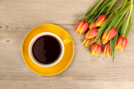 Kaffeetasse mit Blumenstrauss