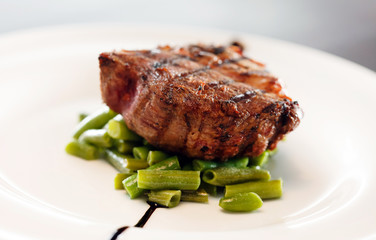 steak with beans