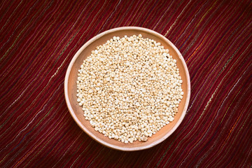 Popped white quinoa (lat. Chenopodium quinoa) cereal