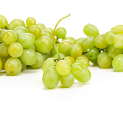 Fototapeta na wymiar ripe and juicy green grapes