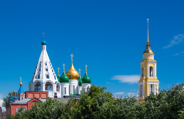 Fototapeta na wymiar Churches in Kolomna Kremlin on the sky background