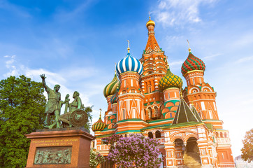 Fototapeta na wymiar St. Basil Cathedral in Moscow, Russia.