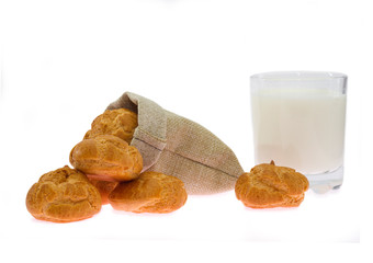 Fragrant rolls in a linen bag