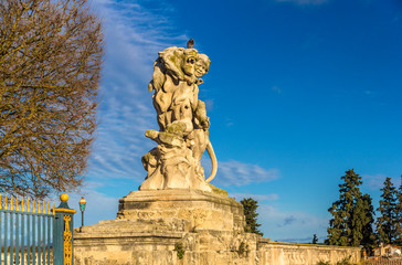 Fototapeta na wymiar Statue at the Promenade du Peyrou in Montpellier, France