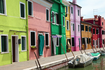 Fototapeta na wymiar Colorful houses of Brano island, Venice
