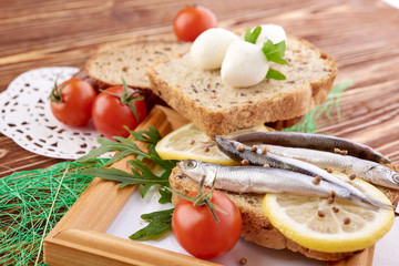 sardines on slice bread