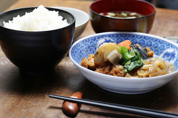 日本の食卓イメージ　炊きたてごはんとおかず