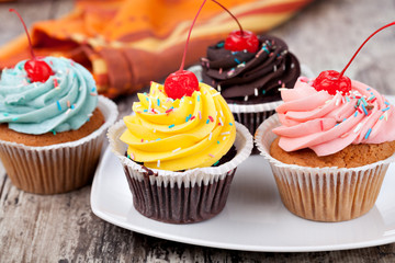  Cupcake on a wooden table